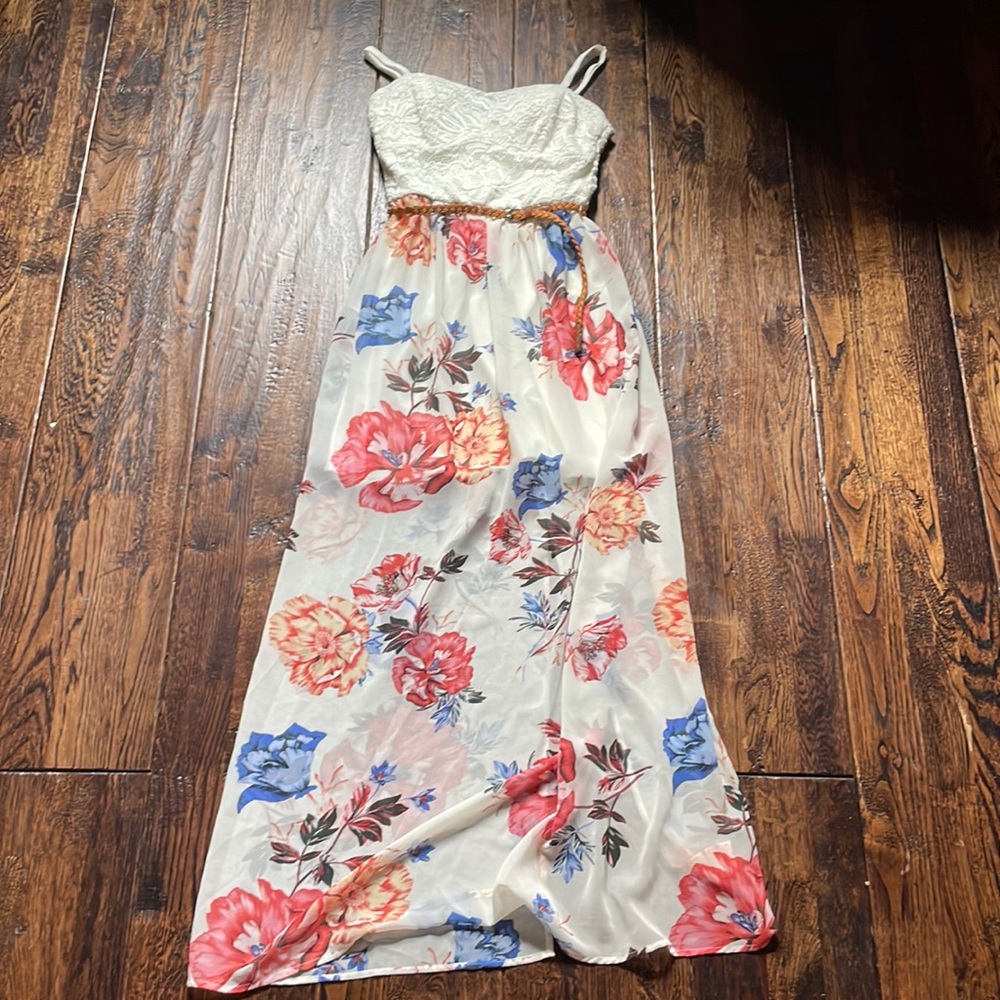Maxi white and floral dress